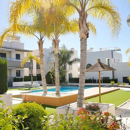 Fantastic Home With Ac, Pool And Bbq Рохалес Екстериор снимка