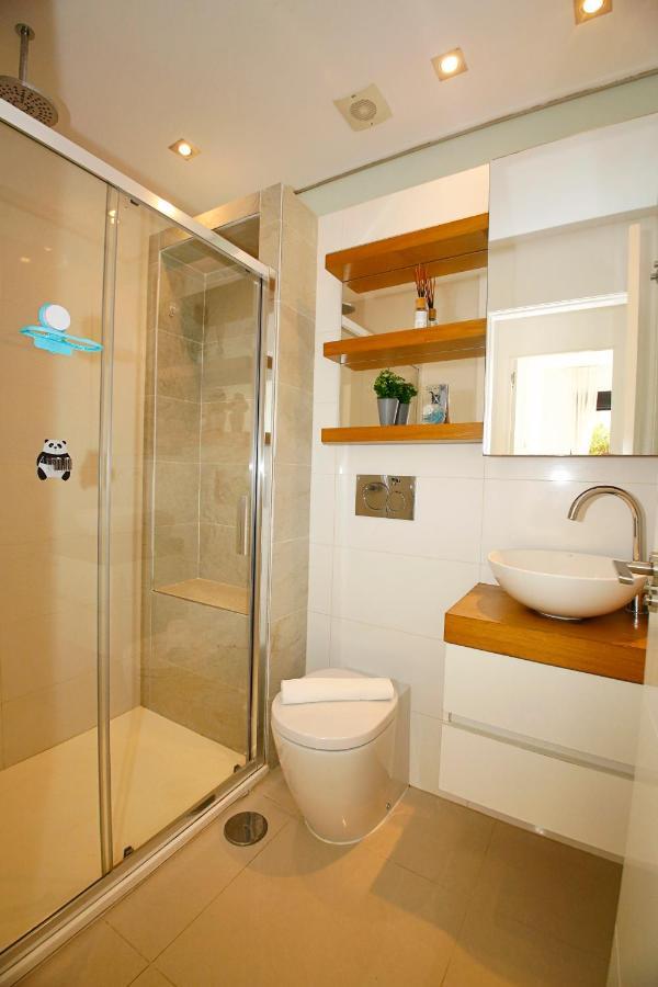 Fantastic Home With Ac, Pool And Bbq Рохалес Екстериор снимка